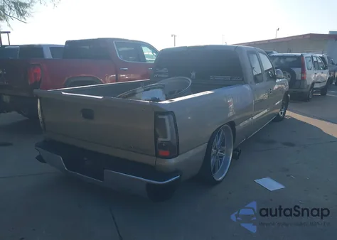 2003 Chevrolet Silverado 1500 Ls из США, поврежденный, VIN 2GCEC19VX31180811